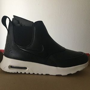 NWOT W Nike Air Max Thea Mid Black Leather size 6